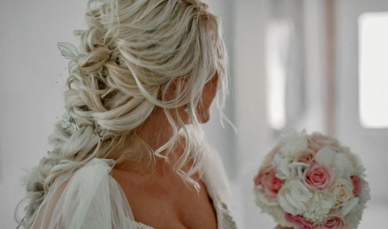 How to Style a Wig for a Wedding: Tips and Ideas